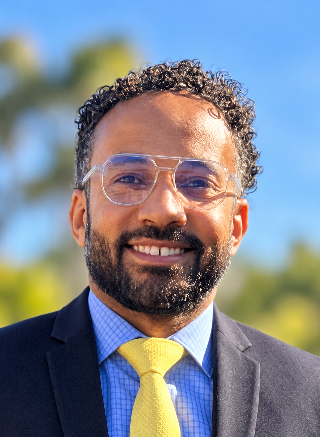 Dr. Mohanad Ali outdoor executive portrait